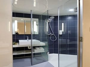 Services Wollongong Glaziers 3 Shower Screens Caboolture